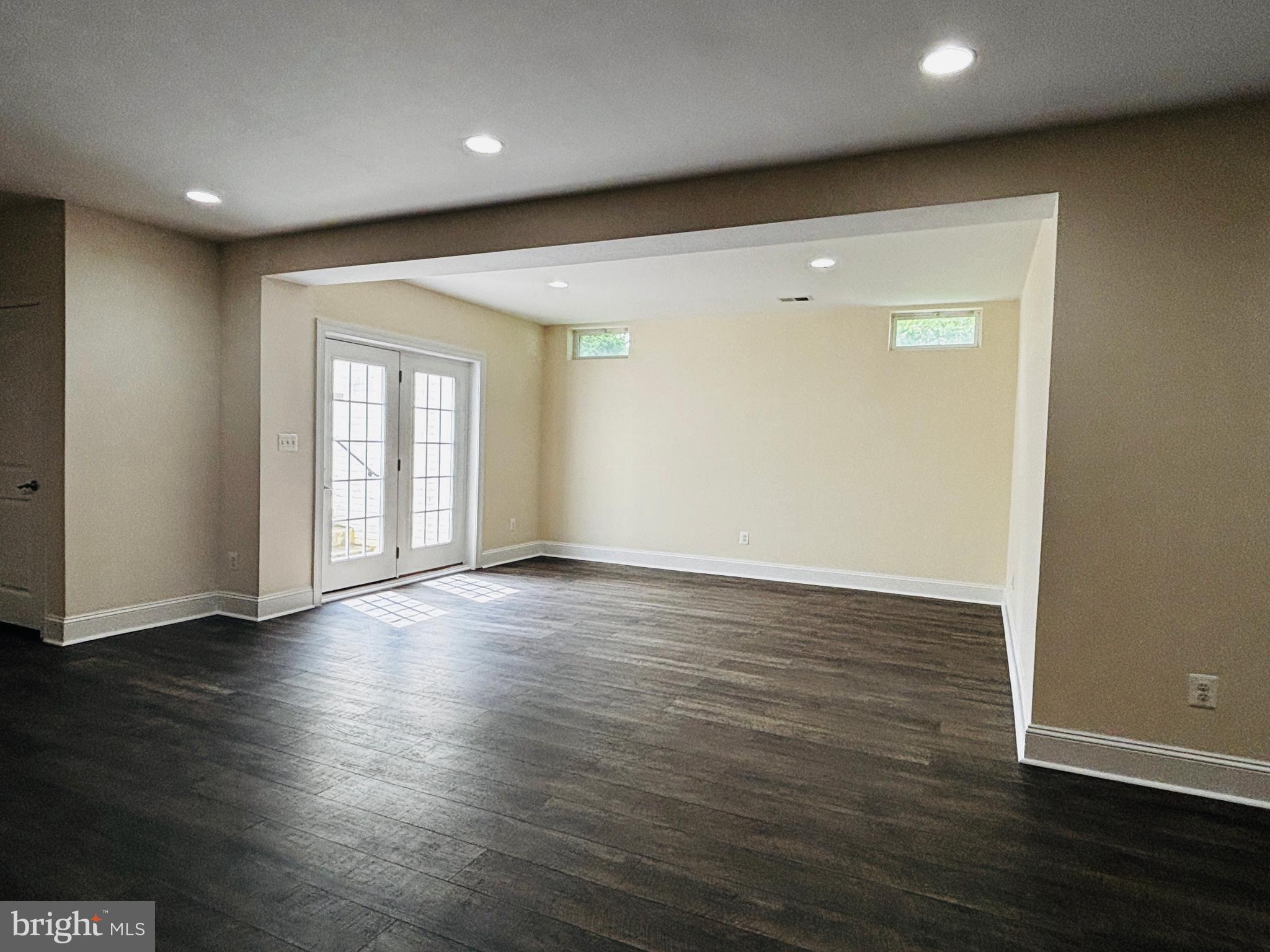 AMANDA PLACE - Residential