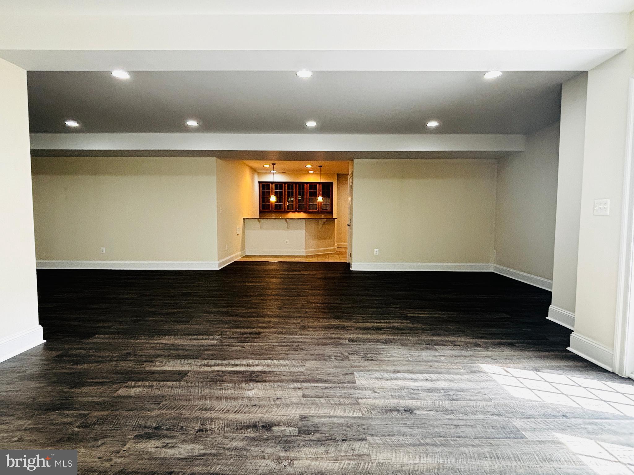 AMANDA PLACE - Residential