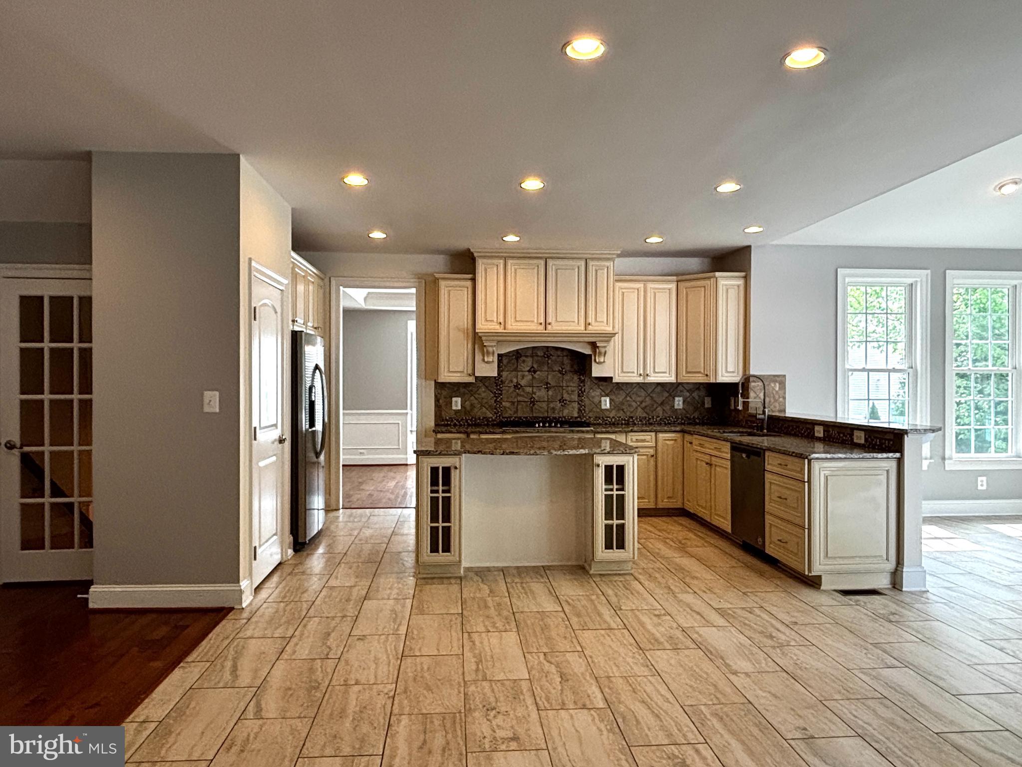 AMANDA PLACE - Residential