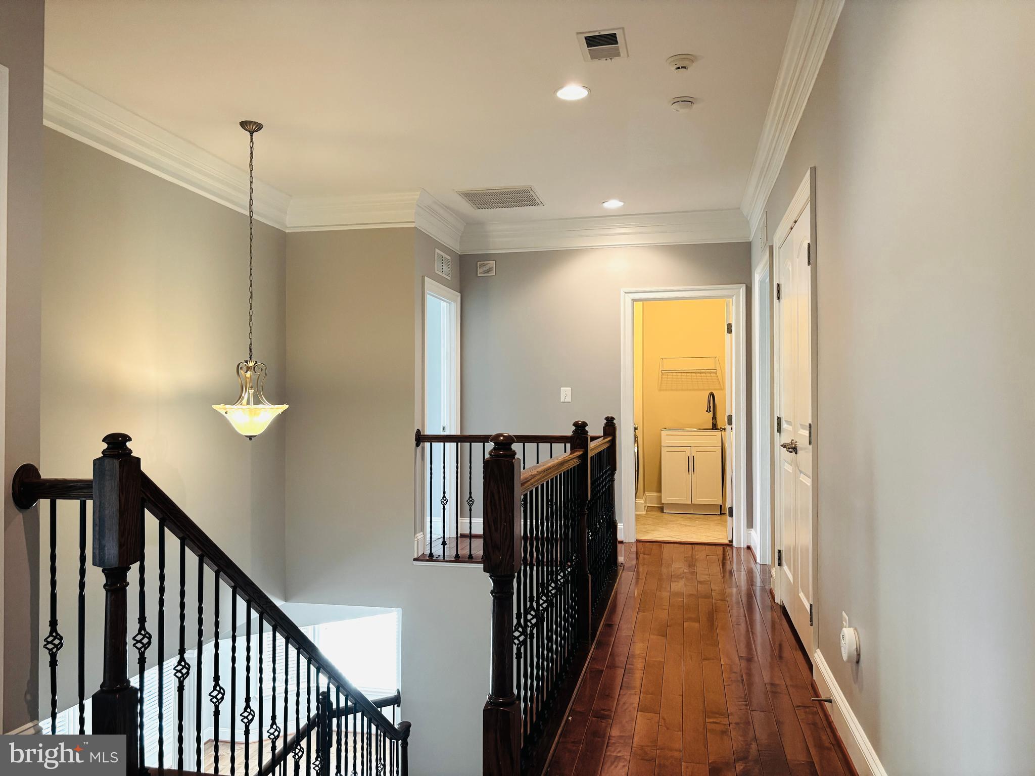 AMANDA PLACE - Residential