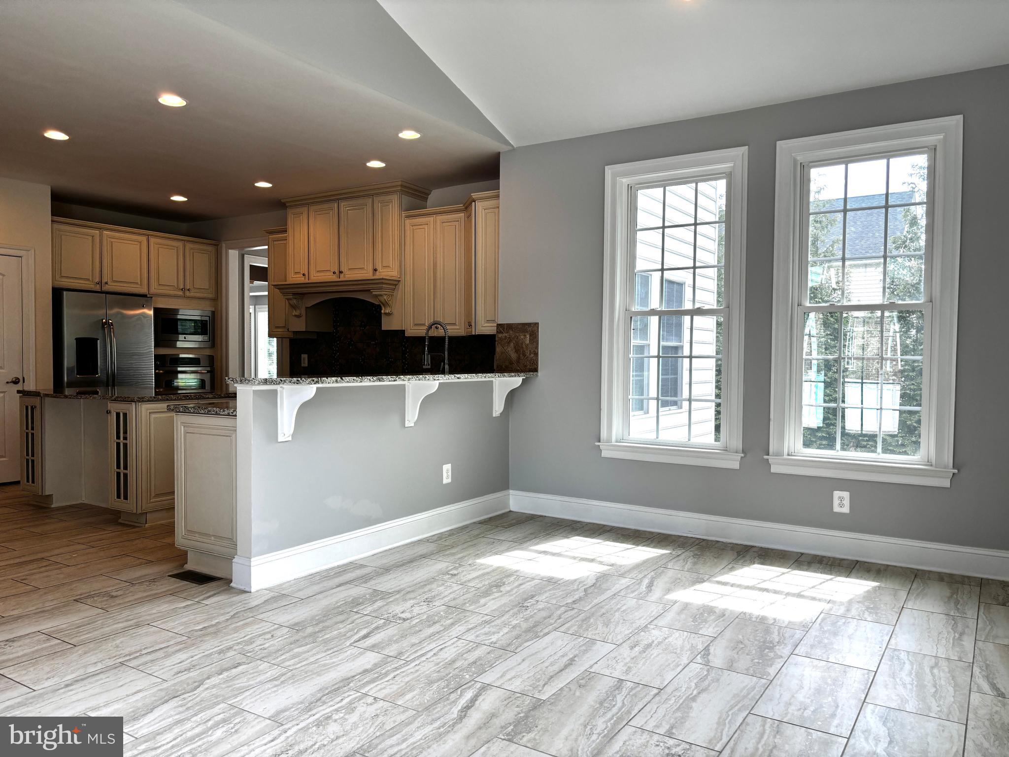 AMANDA PLACE - Residential