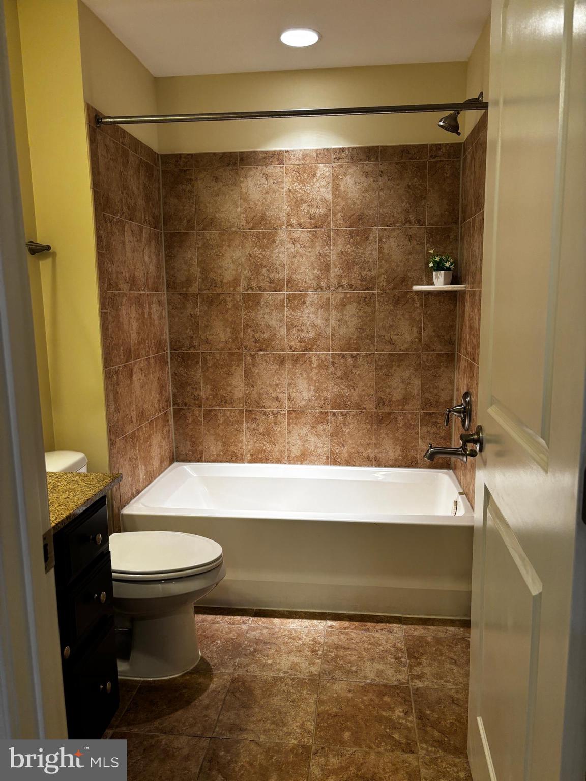 AMANDA PLACE - Residential