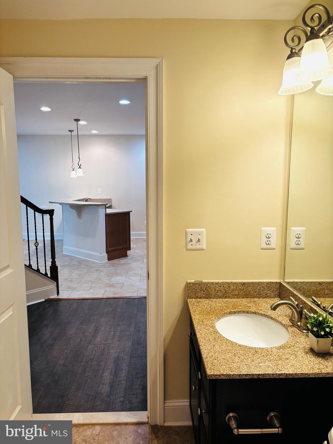 AMANDA PLACE - Residential