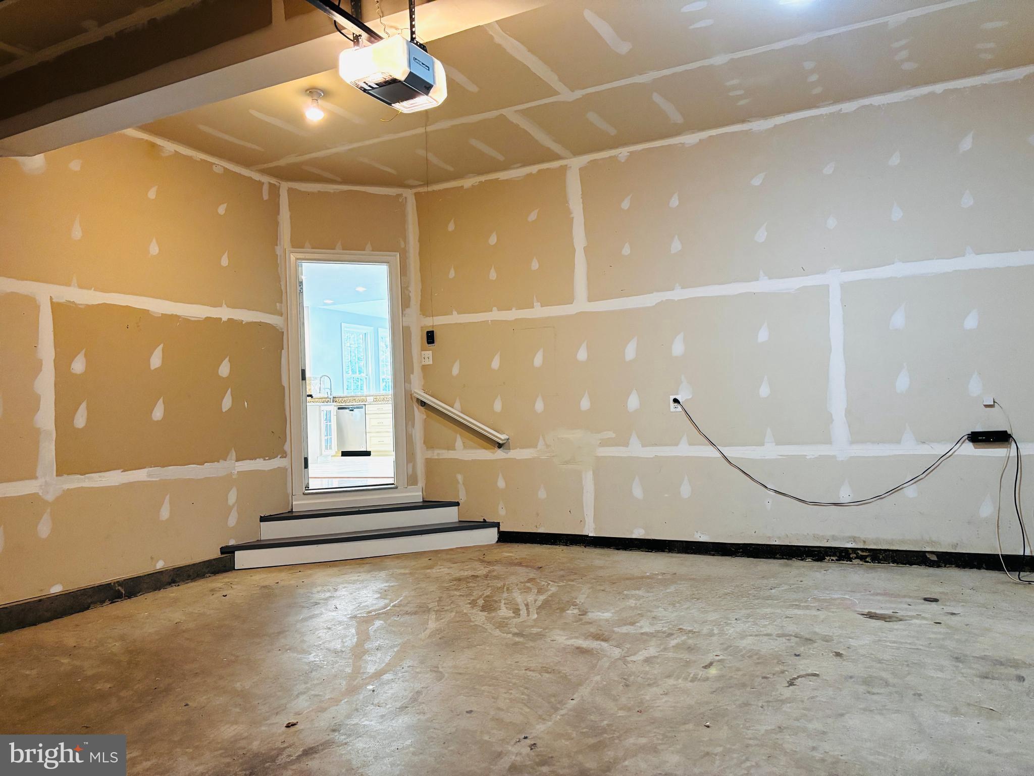 AMANDA PLACE - Residential