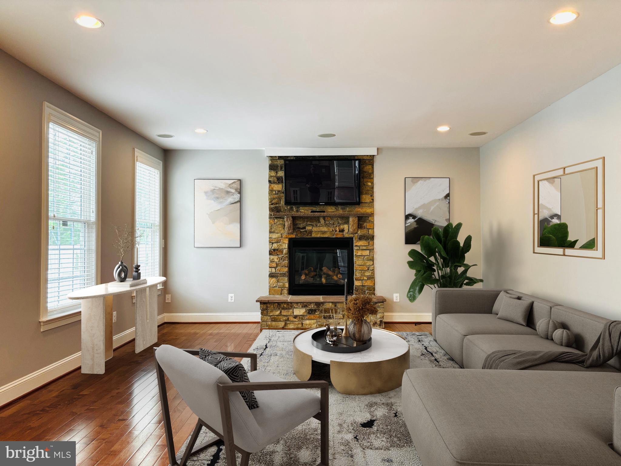 AMANDA PLACE - Residential