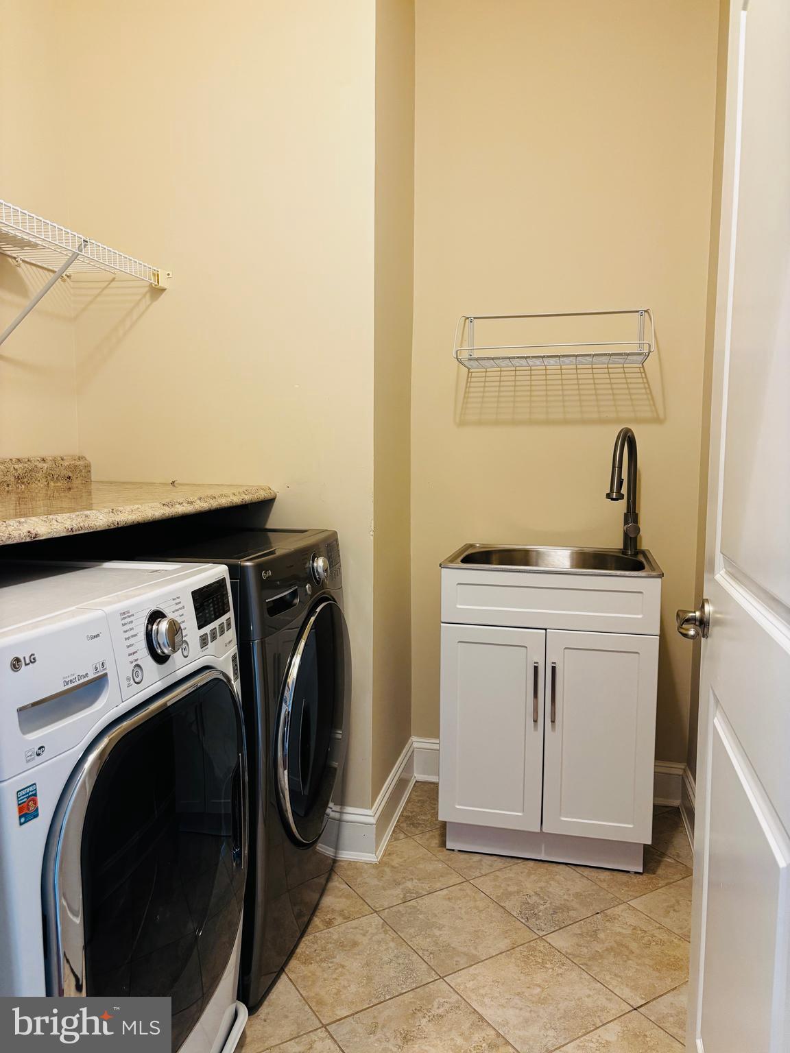 AMANDA PLACE - Residential