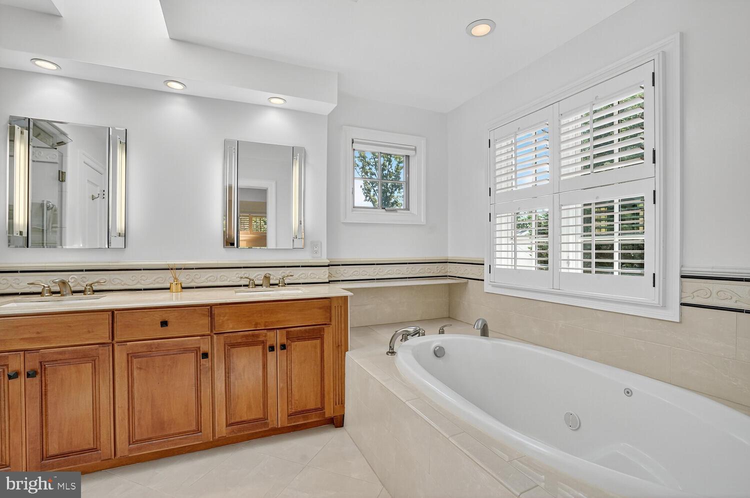 BEVERLEY HILLS - Residential