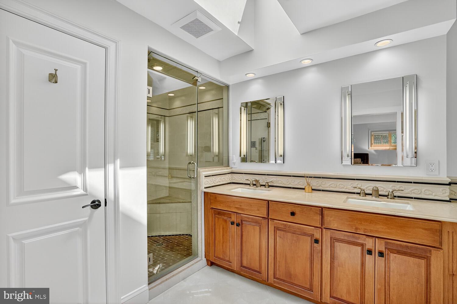 BEVERLEY HILLS - Residential