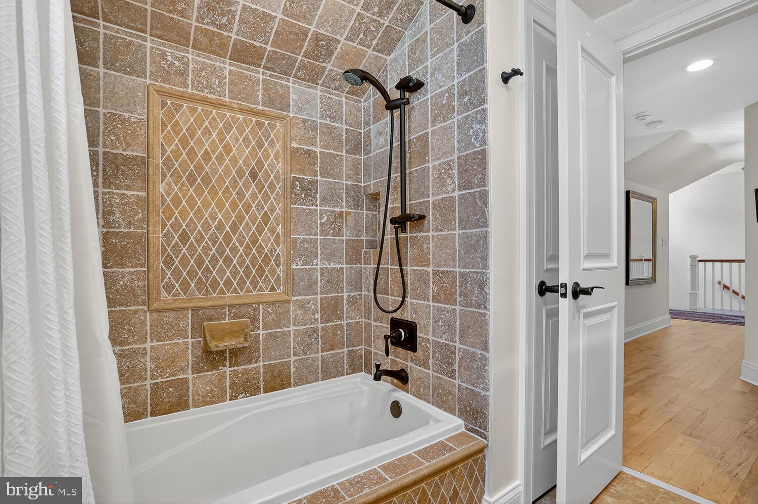 BEVERLEY HILLS - Residential