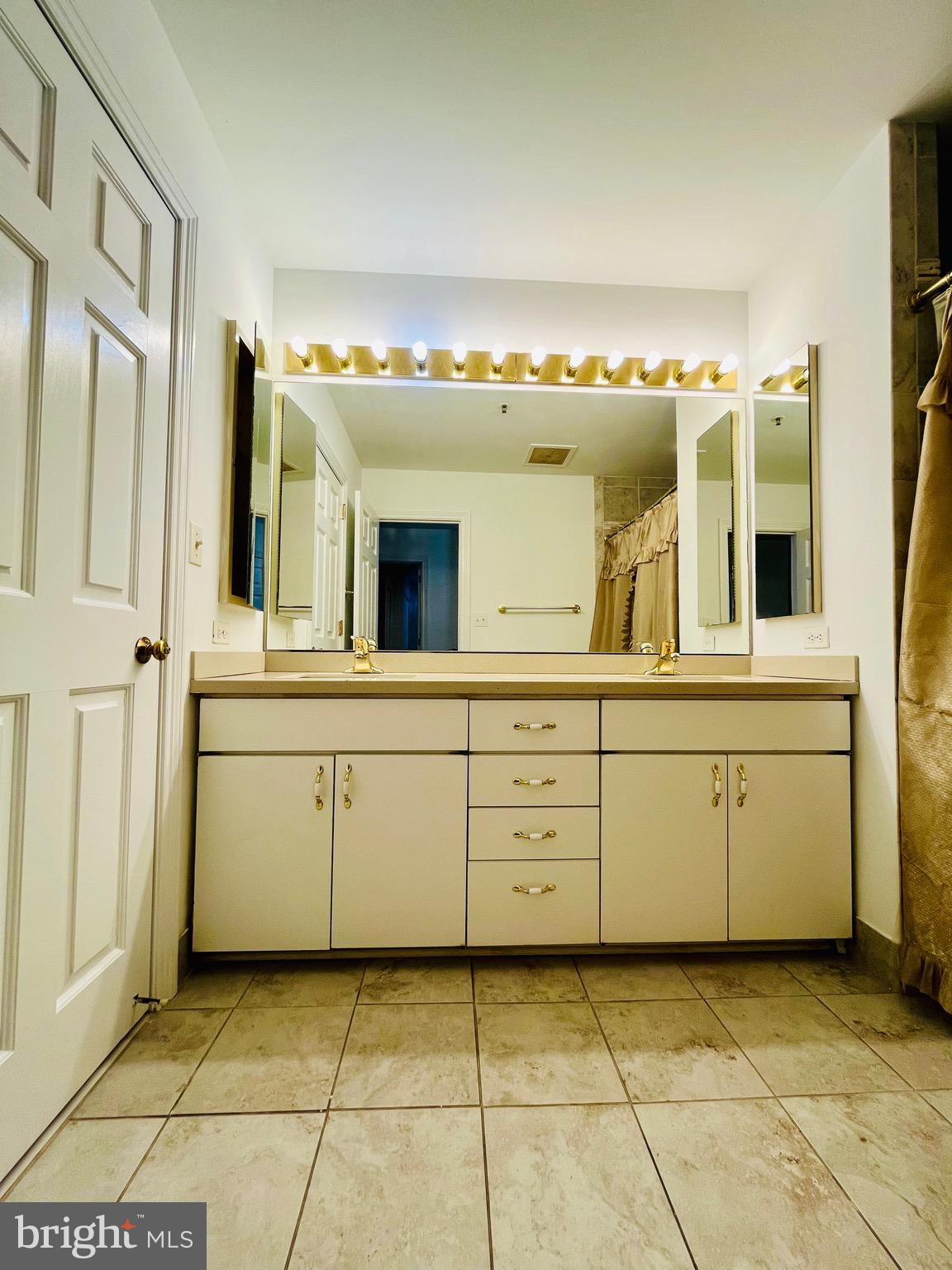 INNER HARBOR - Residential