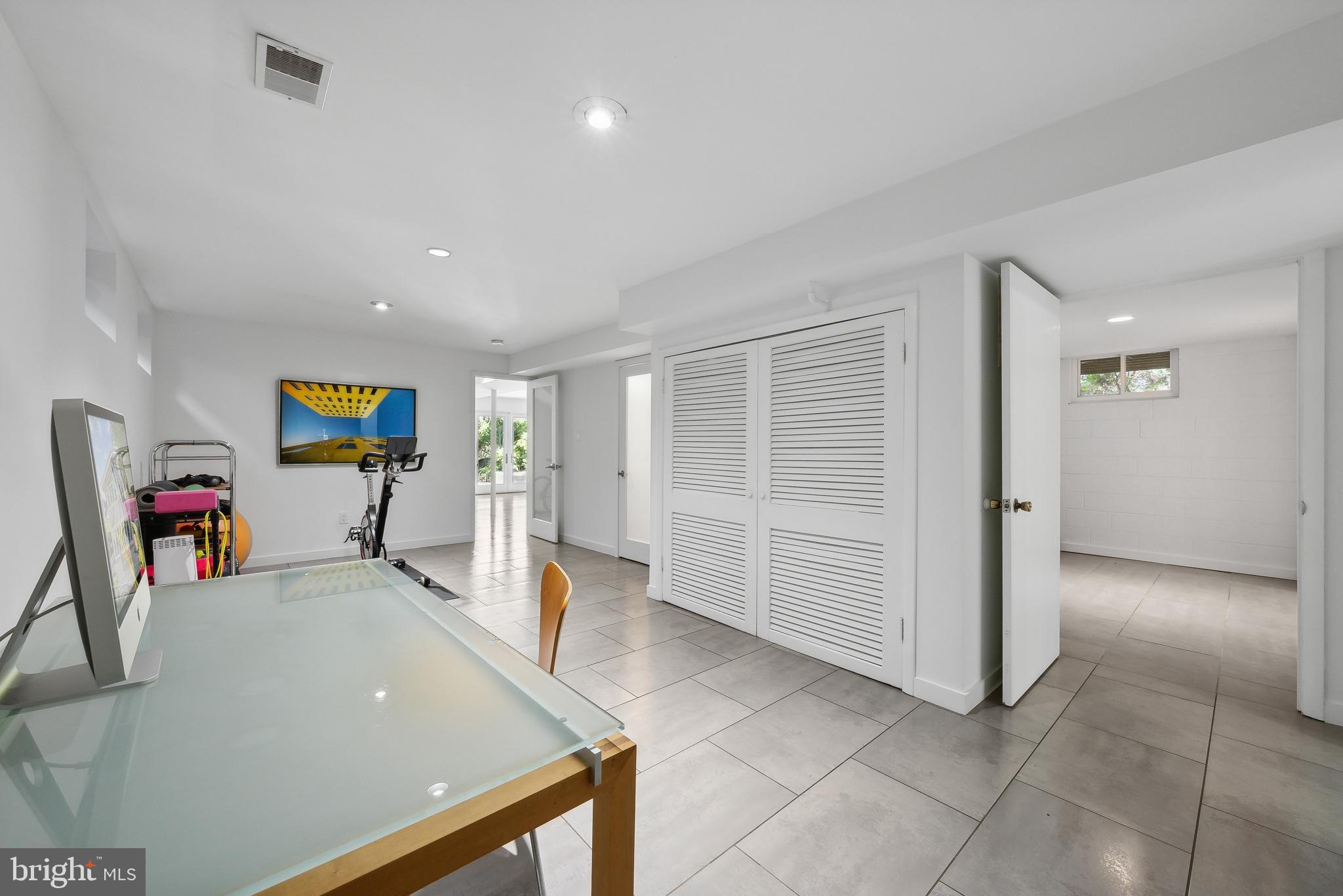 GARRETT PARK - Residential