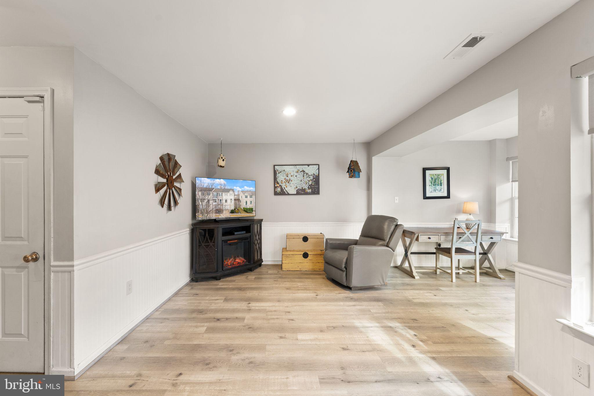 COMPTON VILLAGE - Residential