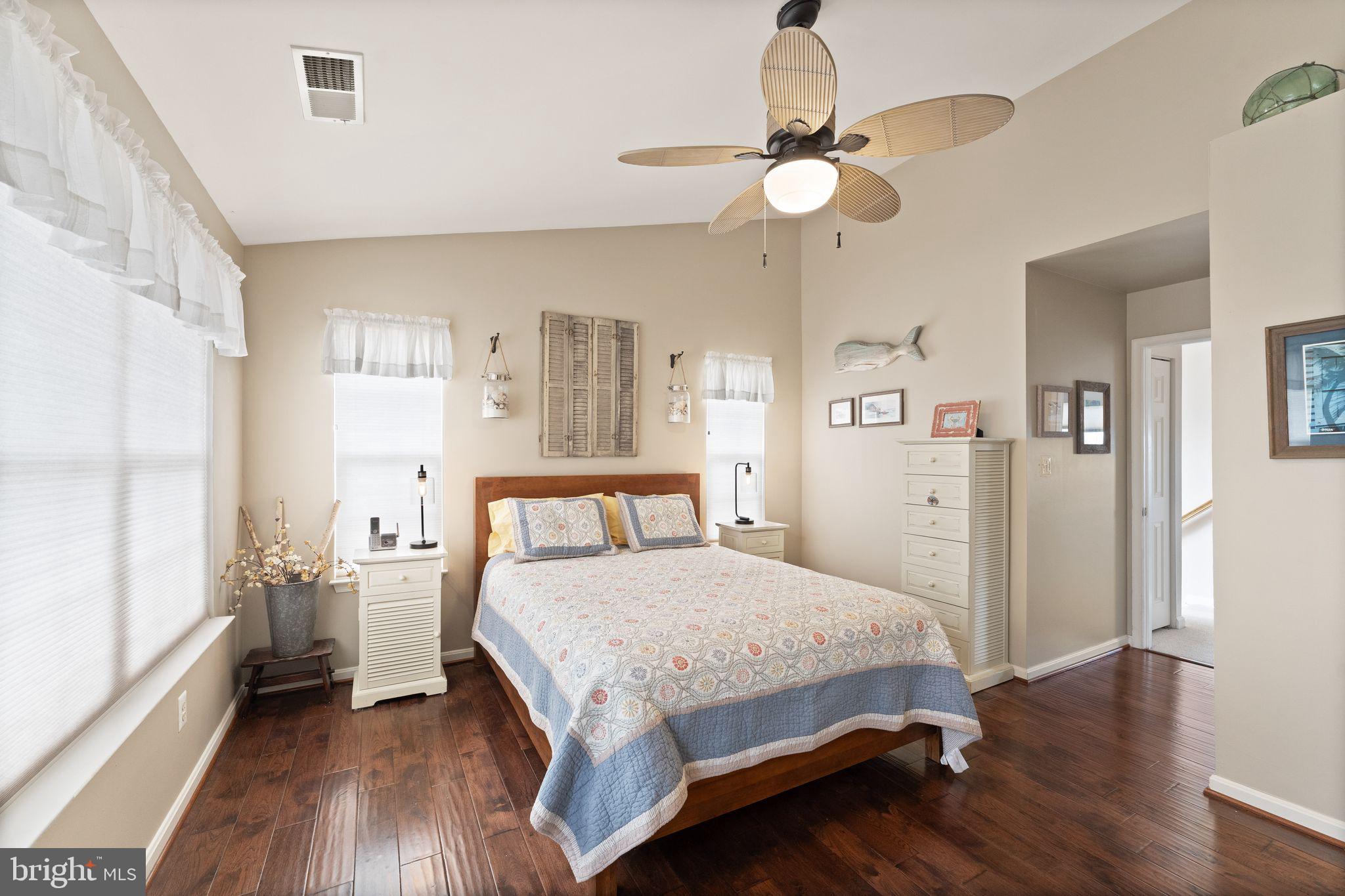 COMPTON VILLAGE - Residential