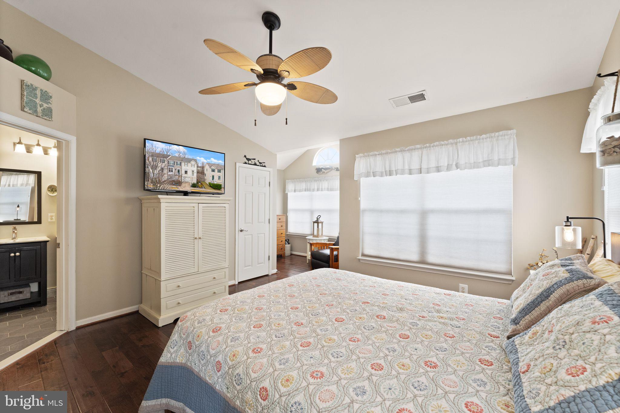 COMPTON VILLAGE - Residential