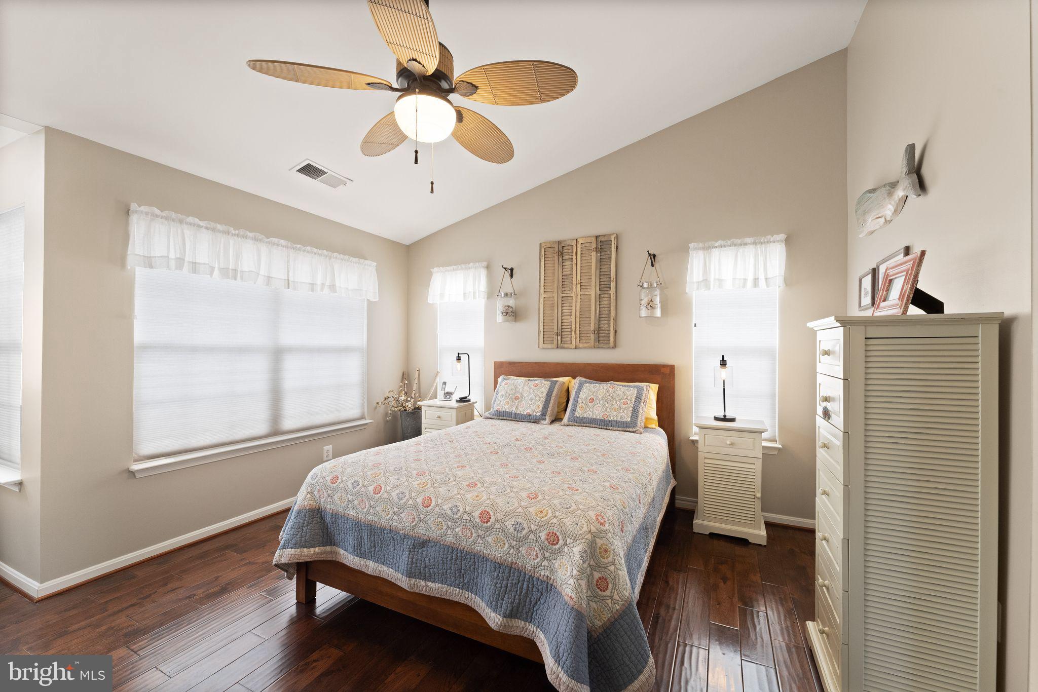 COMPTON VILLAGE - Residential