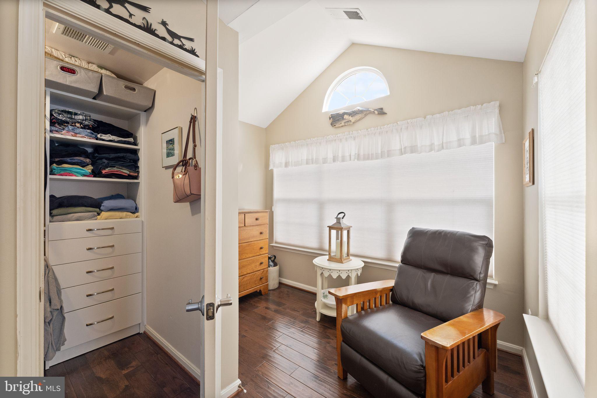 COMPTON VILLAGE - Residential