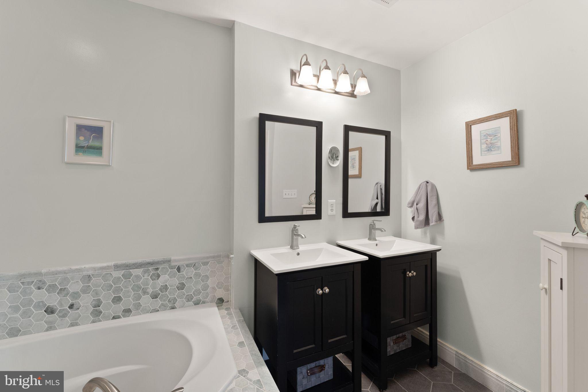 COMPTON VILLAGE - Residential