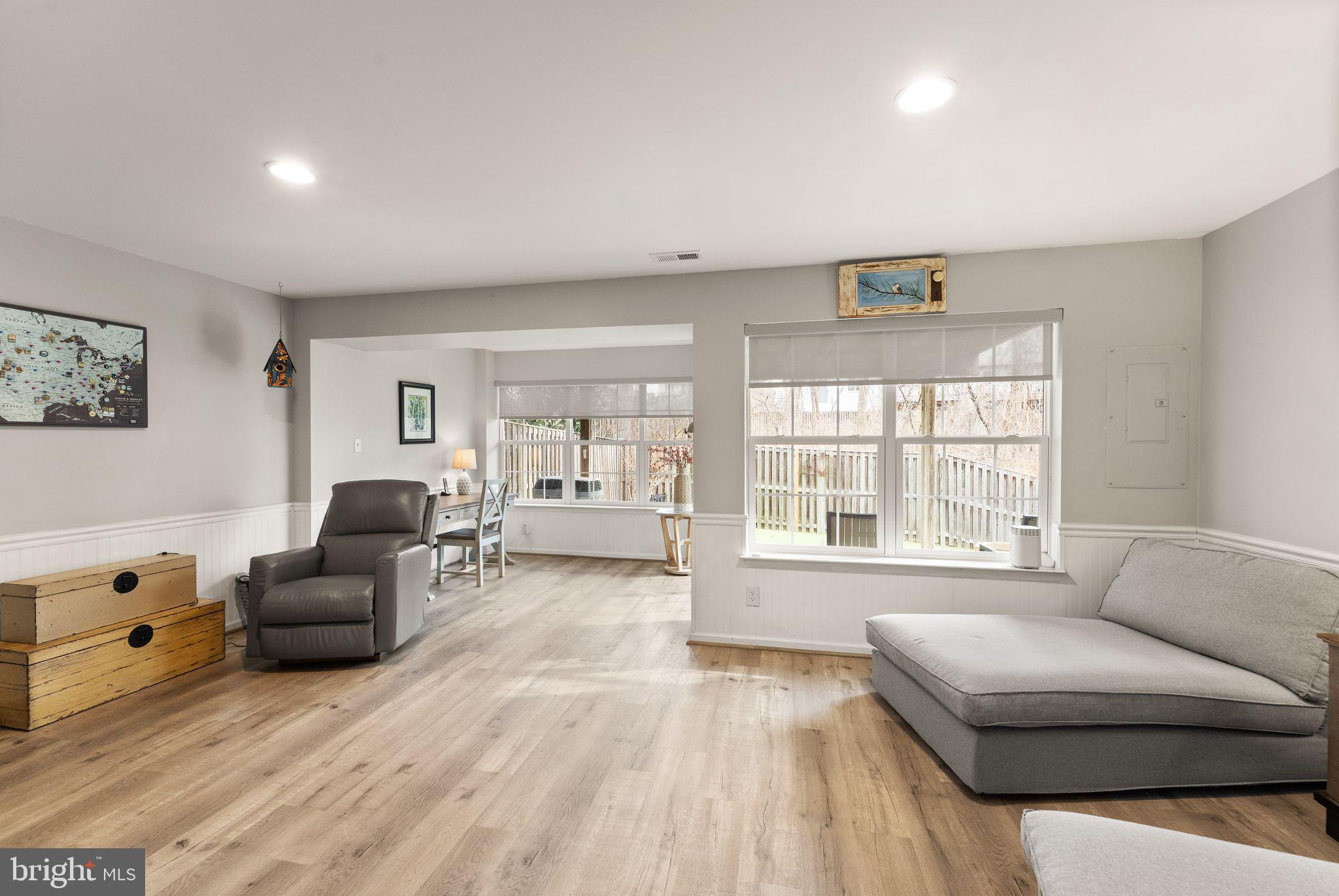 COMPTON VILLAGE - Residential