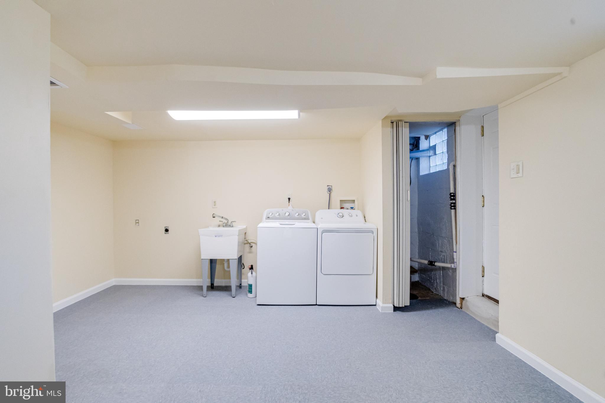 WEST EDMONDALE - Residential Lease