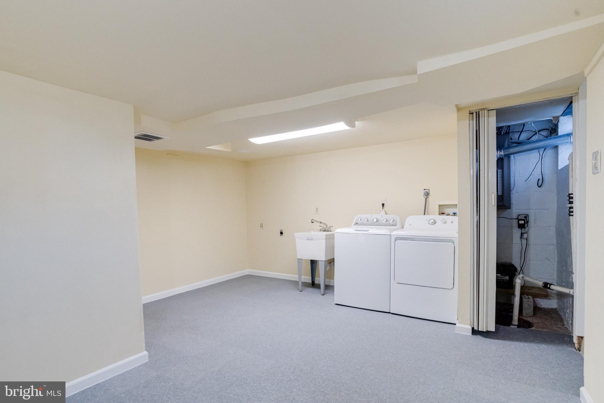 WEST EDMONDALE - Residential Lease