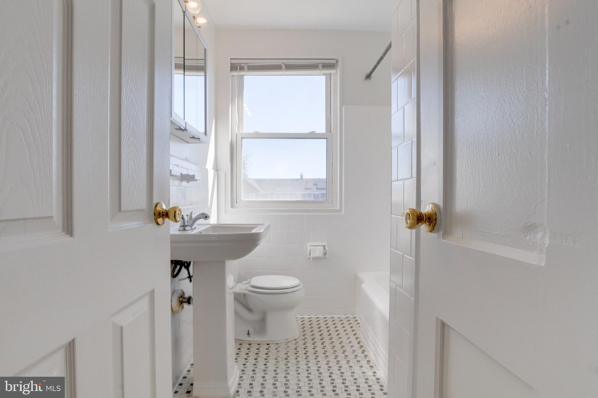 WEST EDMONDALE - Residential Lease