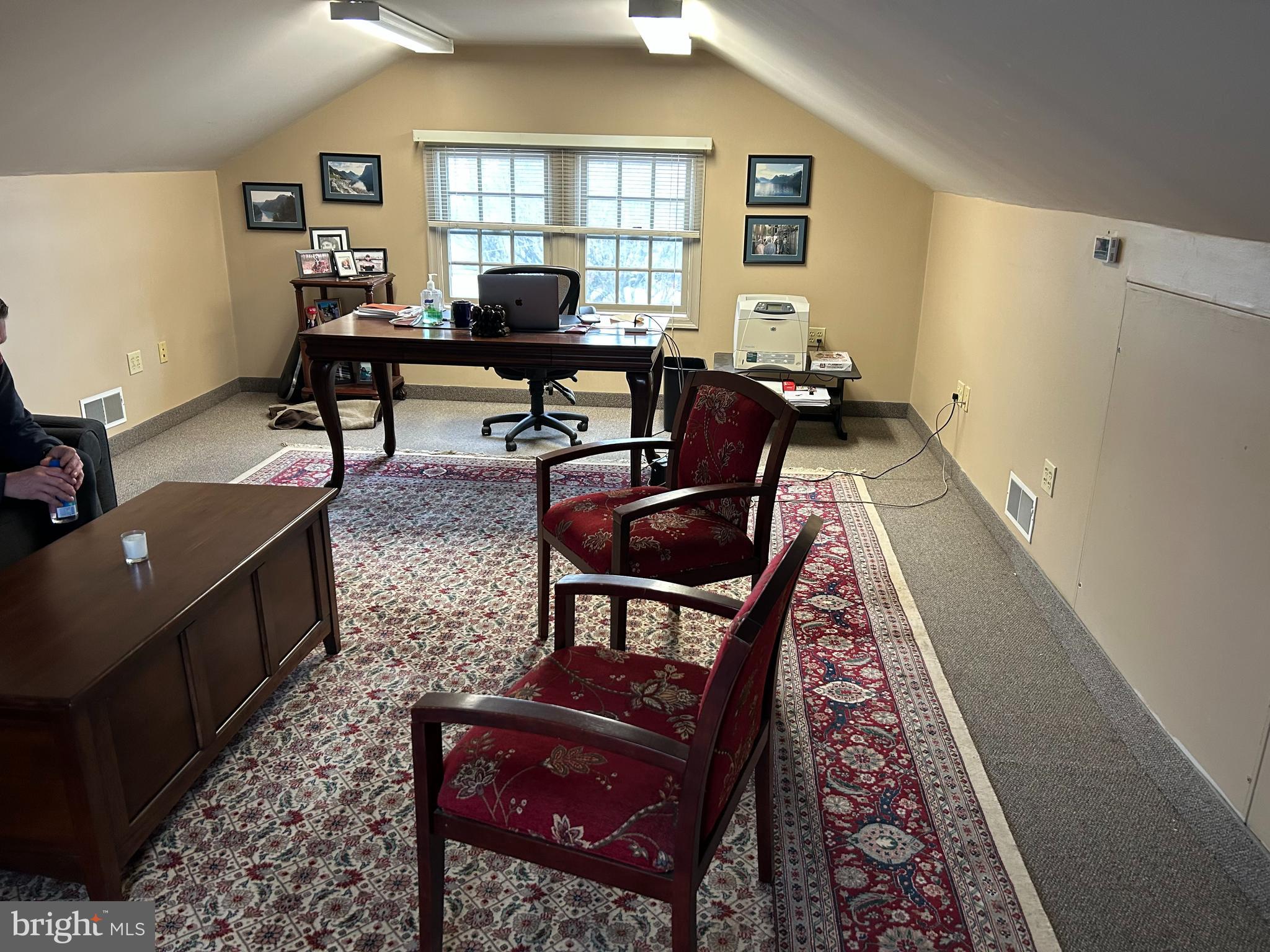 404 MAIN STREET CARRIAGE HOUSE