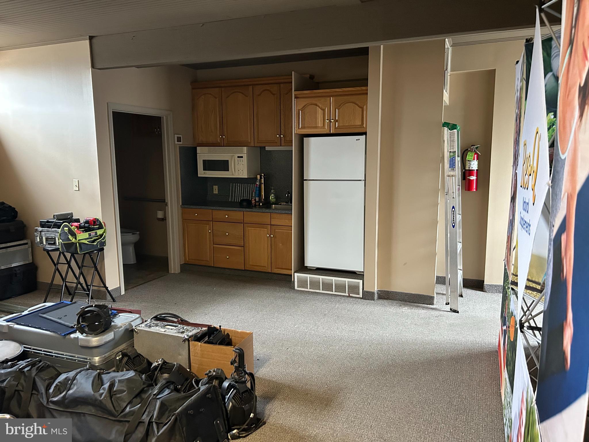 404 MAIN STREET CARRIAGE HOUSE