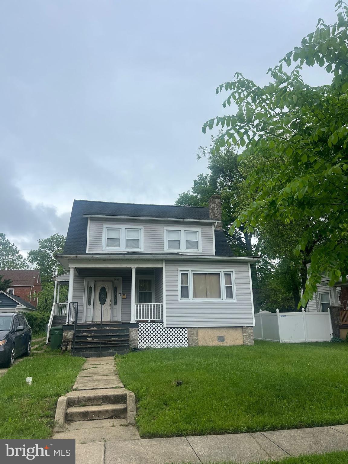 🔥 LOCATION, LOCATION, LOCATION! 🔥
This opportunity offers creative financing so you can skip hard money loans and excessive financing costs — deals like this don’t come around often. It’s a straightforward renovation for an experienced flipper with vision. The home is currently a 4 bed / 2 bath but has the potential to be converted into a 5 bed / 3.5 bath. The basement presents a great value-add opportunity to increase square footage and overall property value. All major mechanicals are in working condition, with solid vinyl windows, durable siding, and a roof that’s in great shape. Whether you’re flipping or looking for your next BRRRR project, this property checks all the boxes.