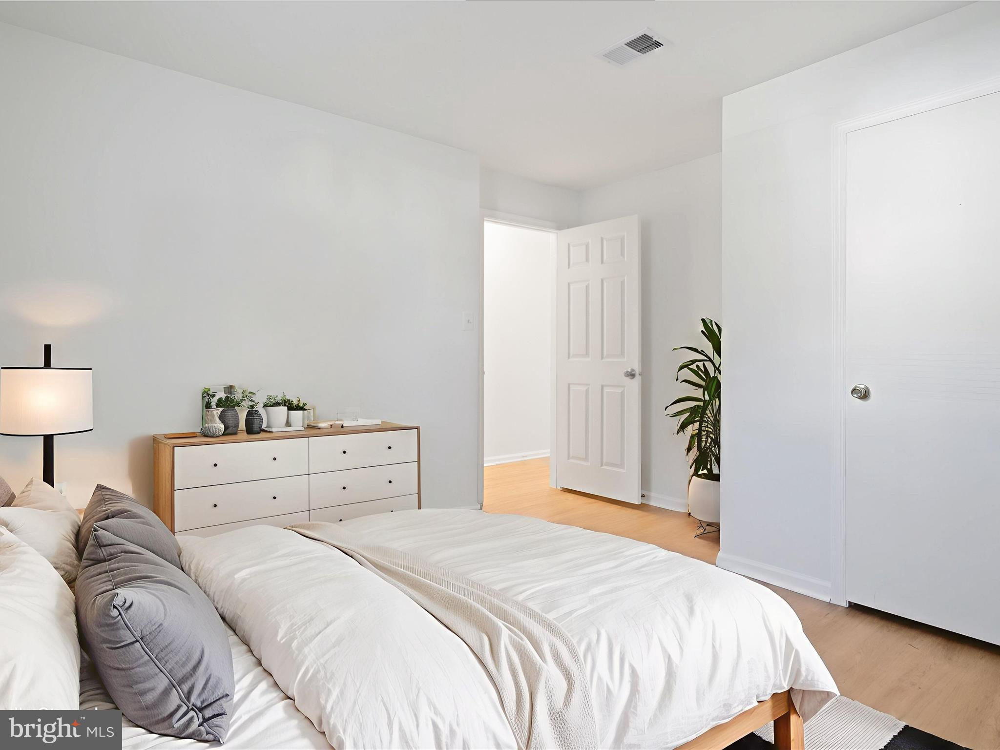 VILLAGE OF MOUNT AIR - Residential Lease