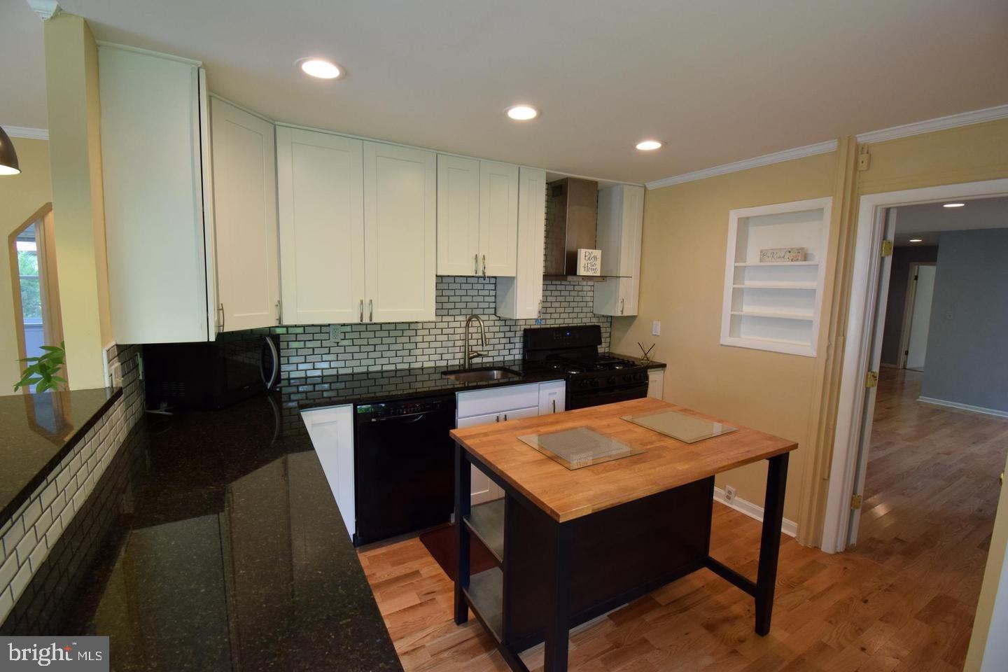 OAKLAND TERRACE - Residential Lease