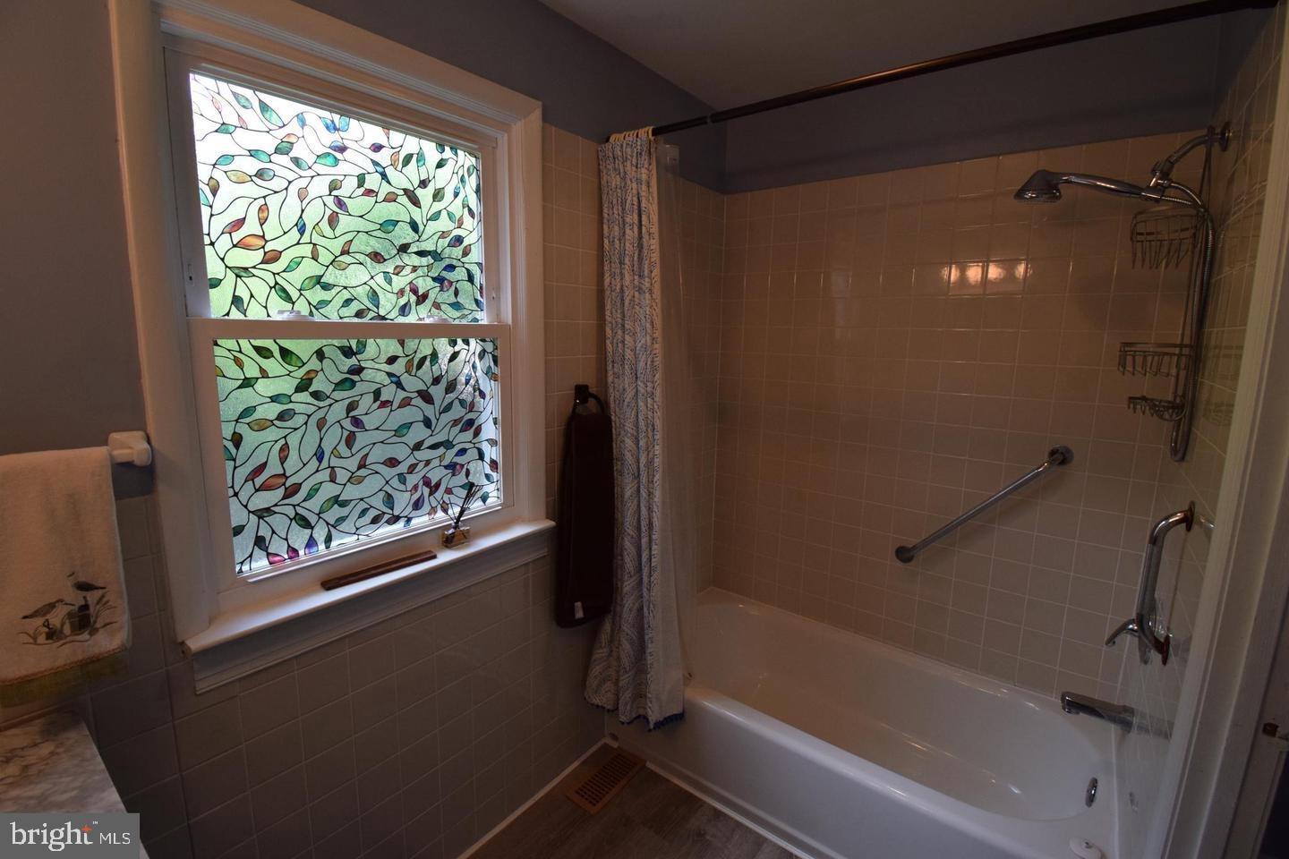 OAKLAND TERRACE - Residential Lease