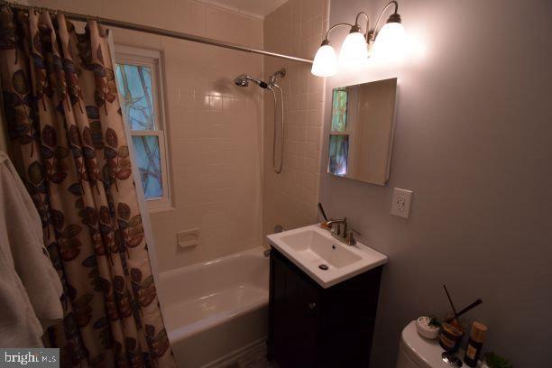 OAKLAND TERRACE - Residential Lease