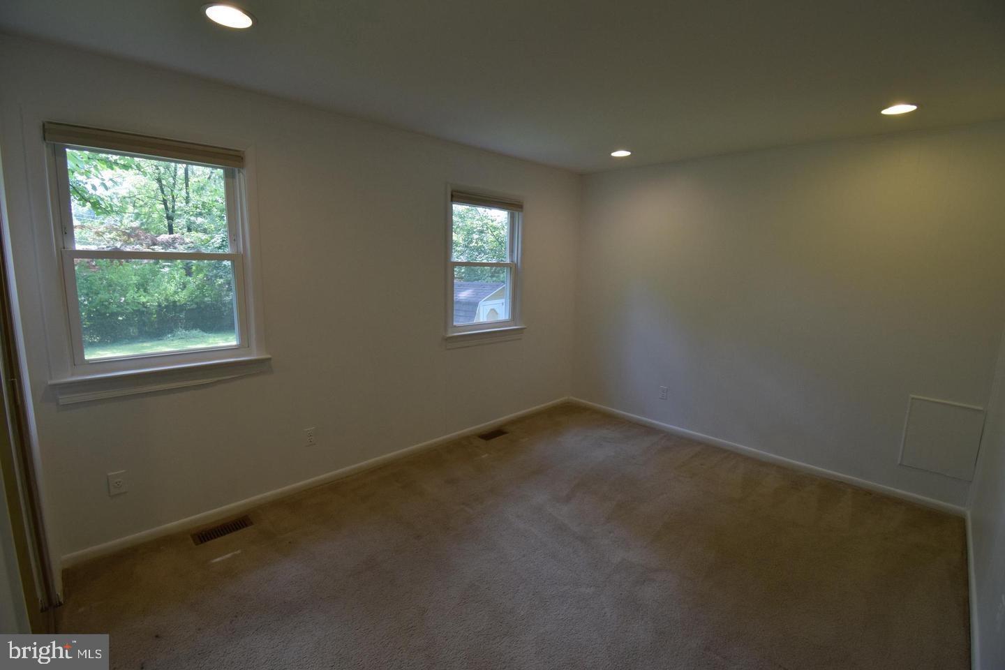 OAKLAND TERRACE - Residential Lease