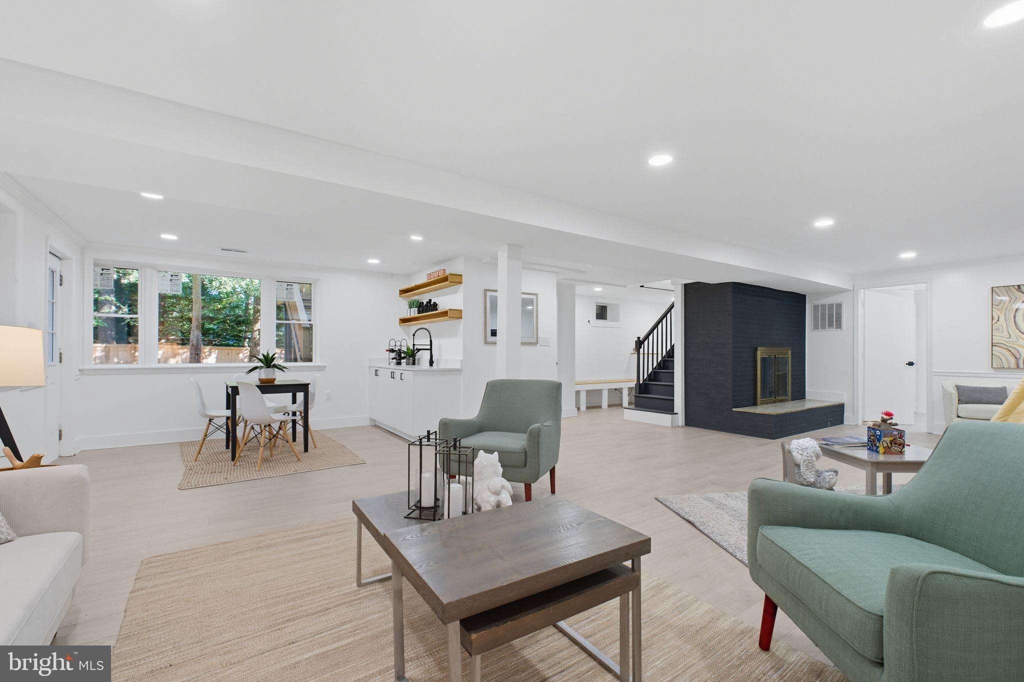 DUNN LORING - Residential