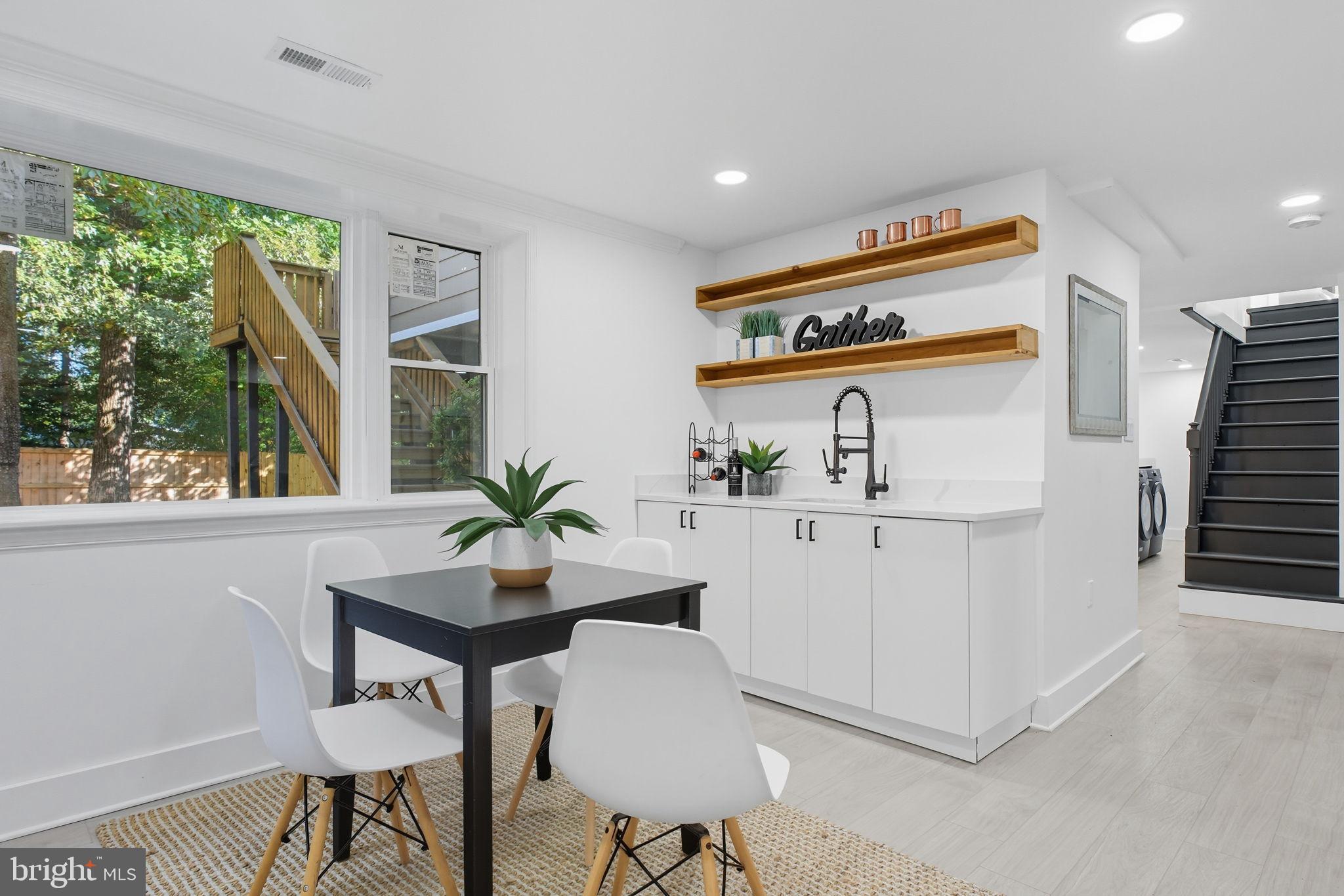 DUNN LORING - Residential