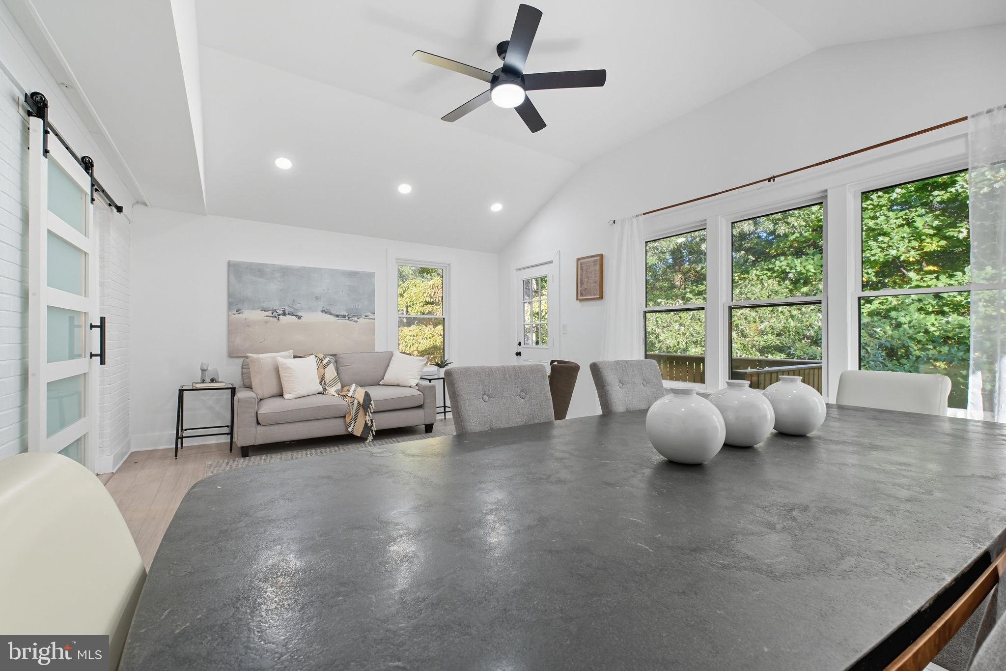 DUNN LORING - Residential