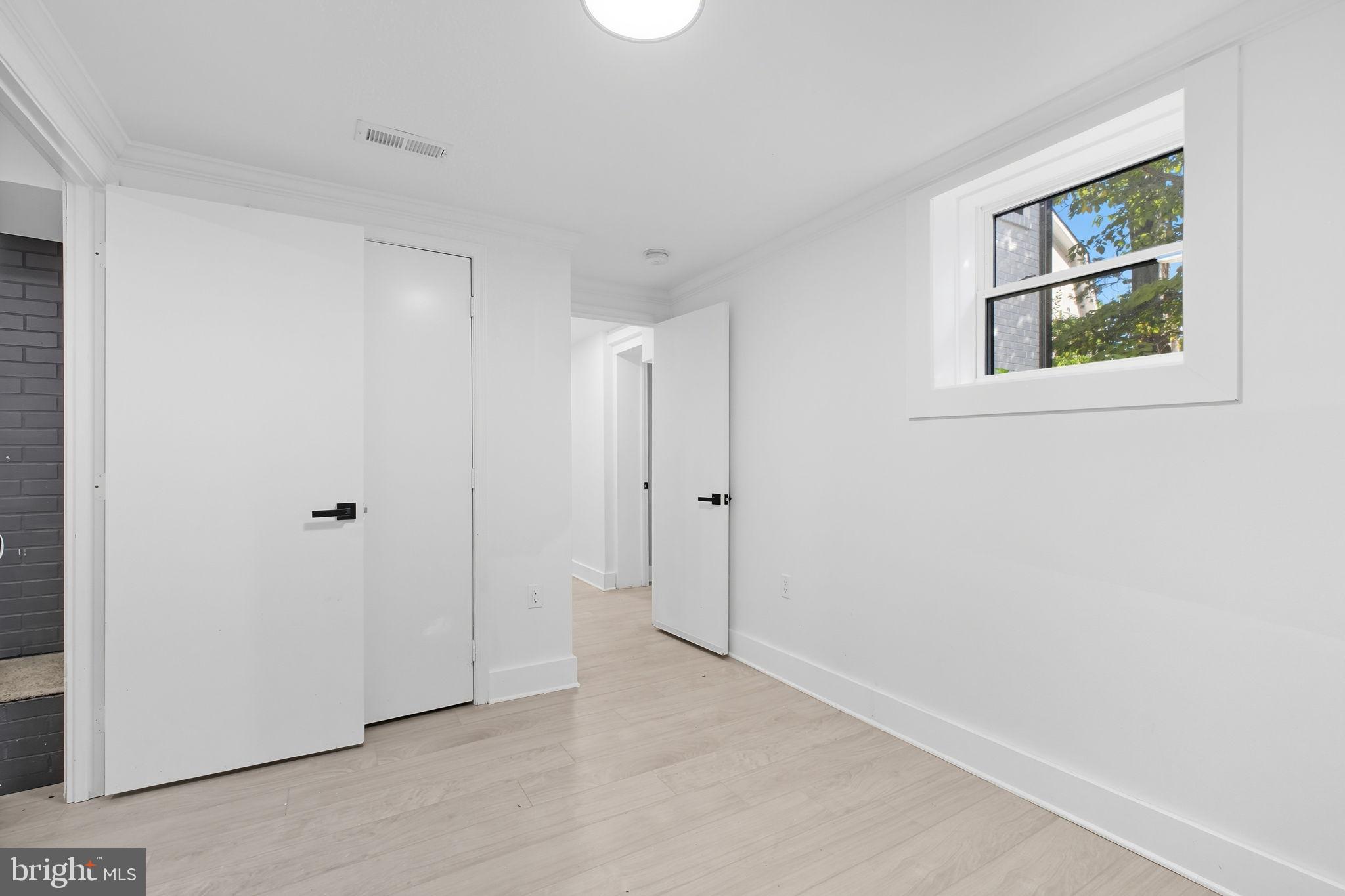 DUNN LORING - Residential