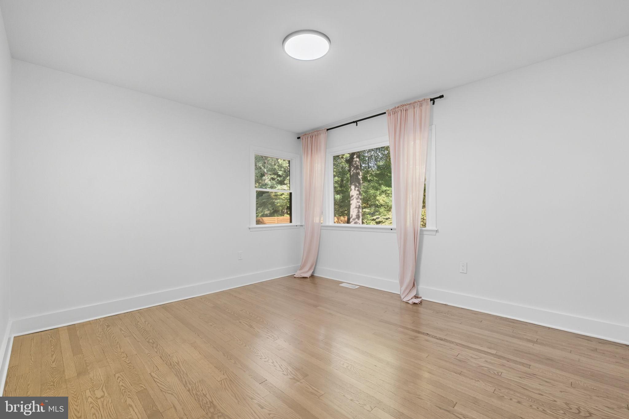 DUNN LORING - Residential