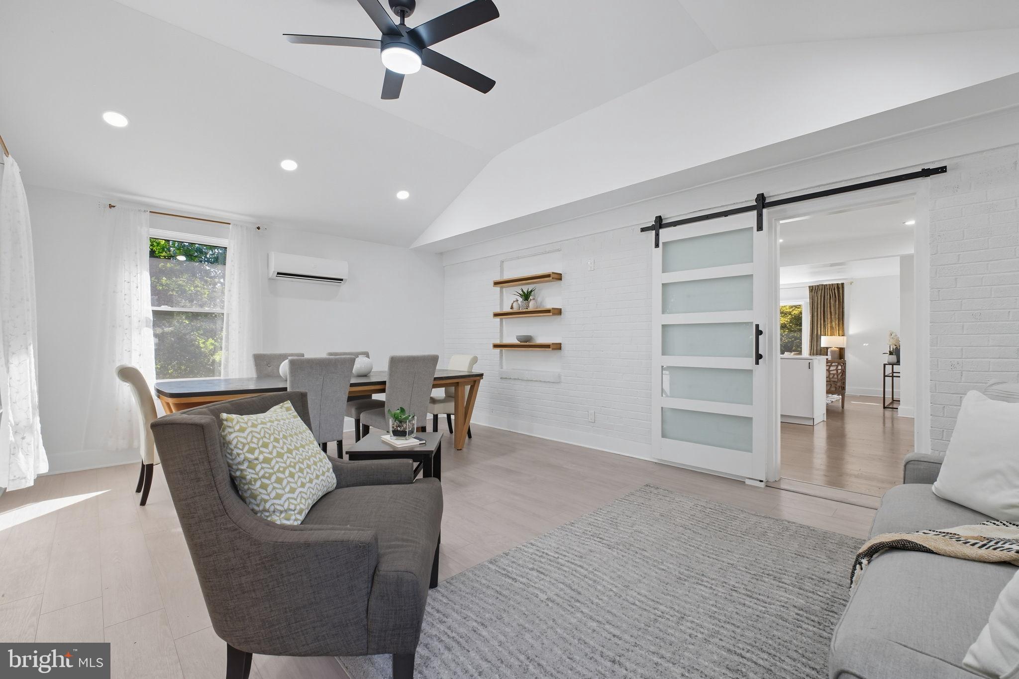 DUNN LORING - Residential