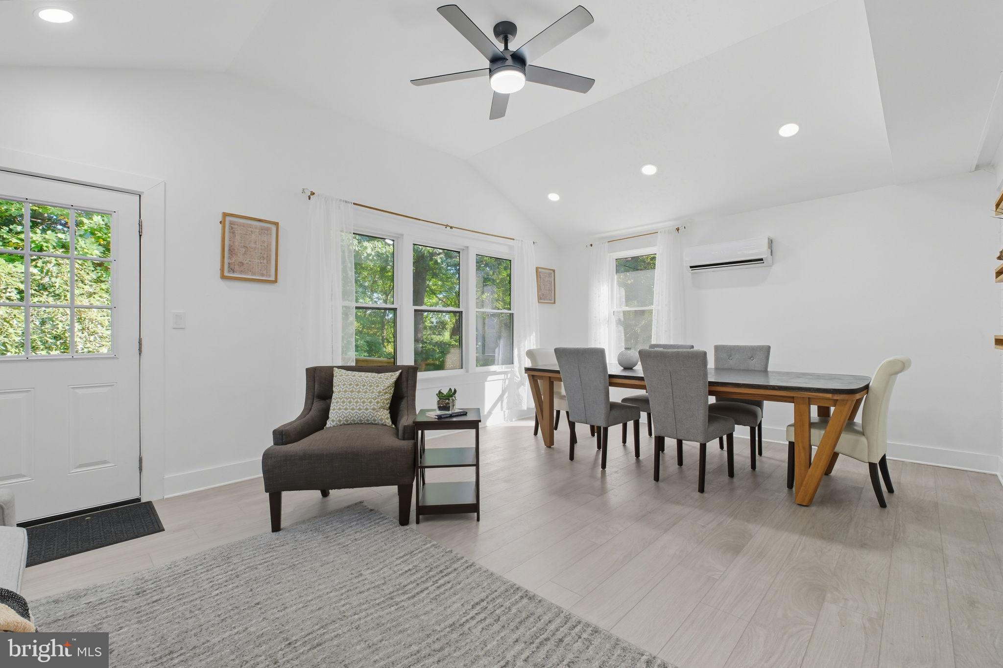 DUNN LORING - Residential