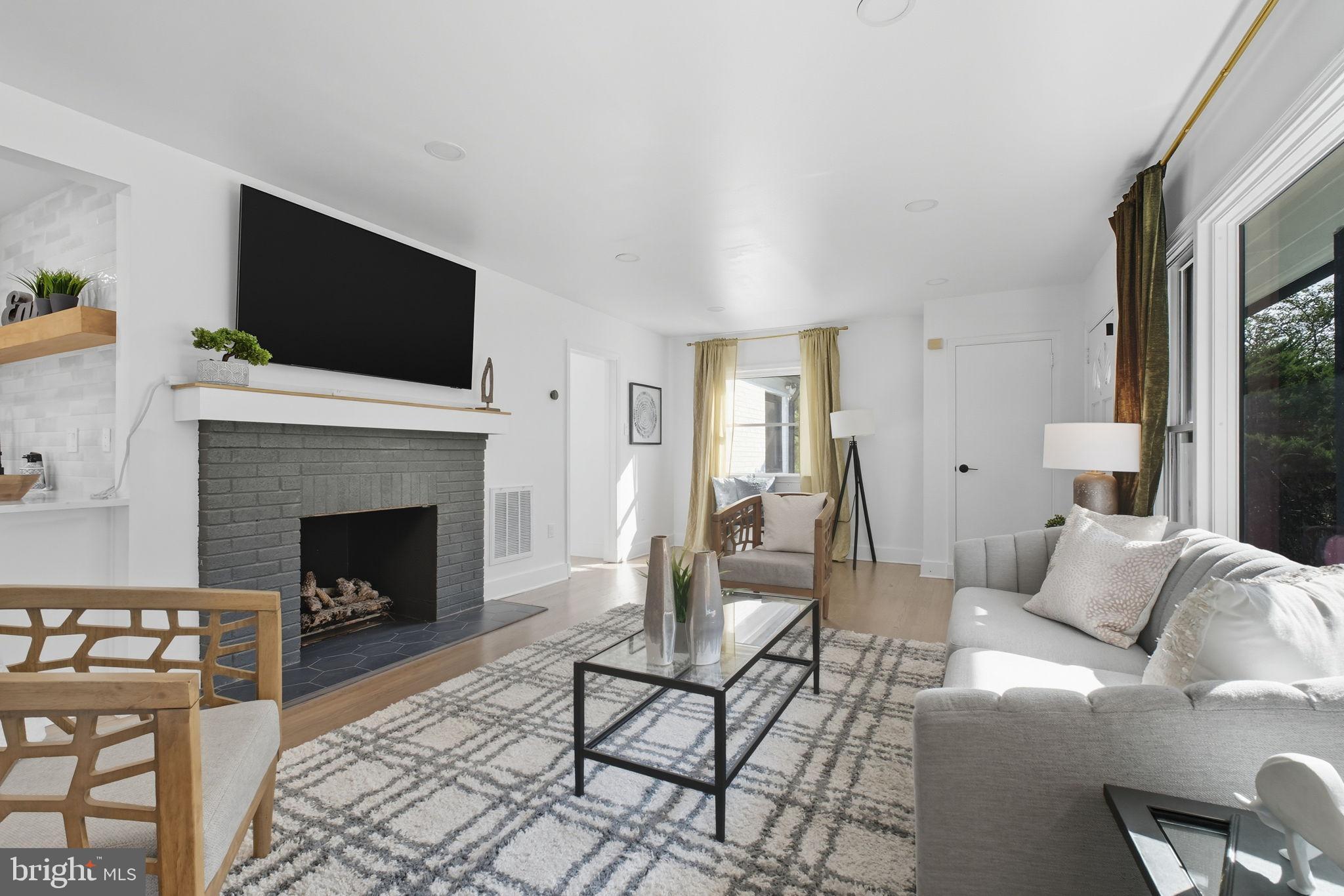 DUNN LORING - Residential