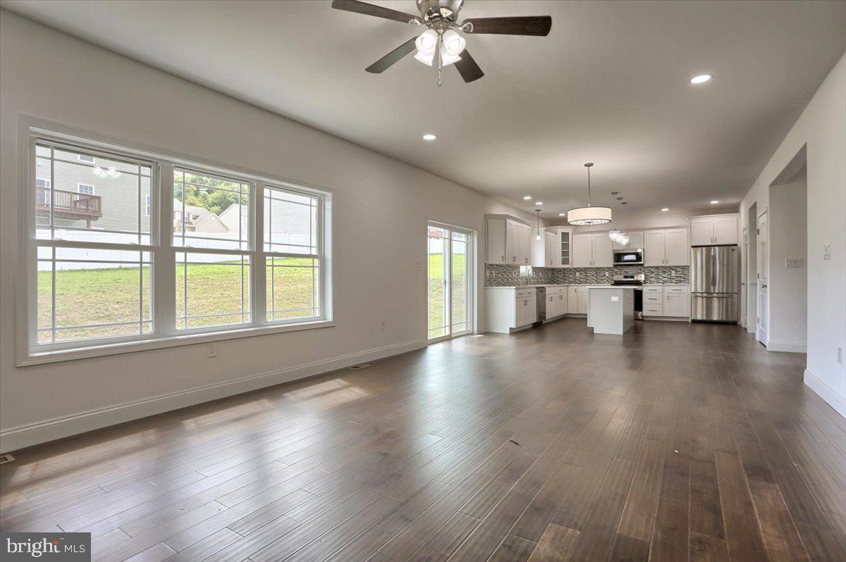 LEXINGTON ESTATES - Residential