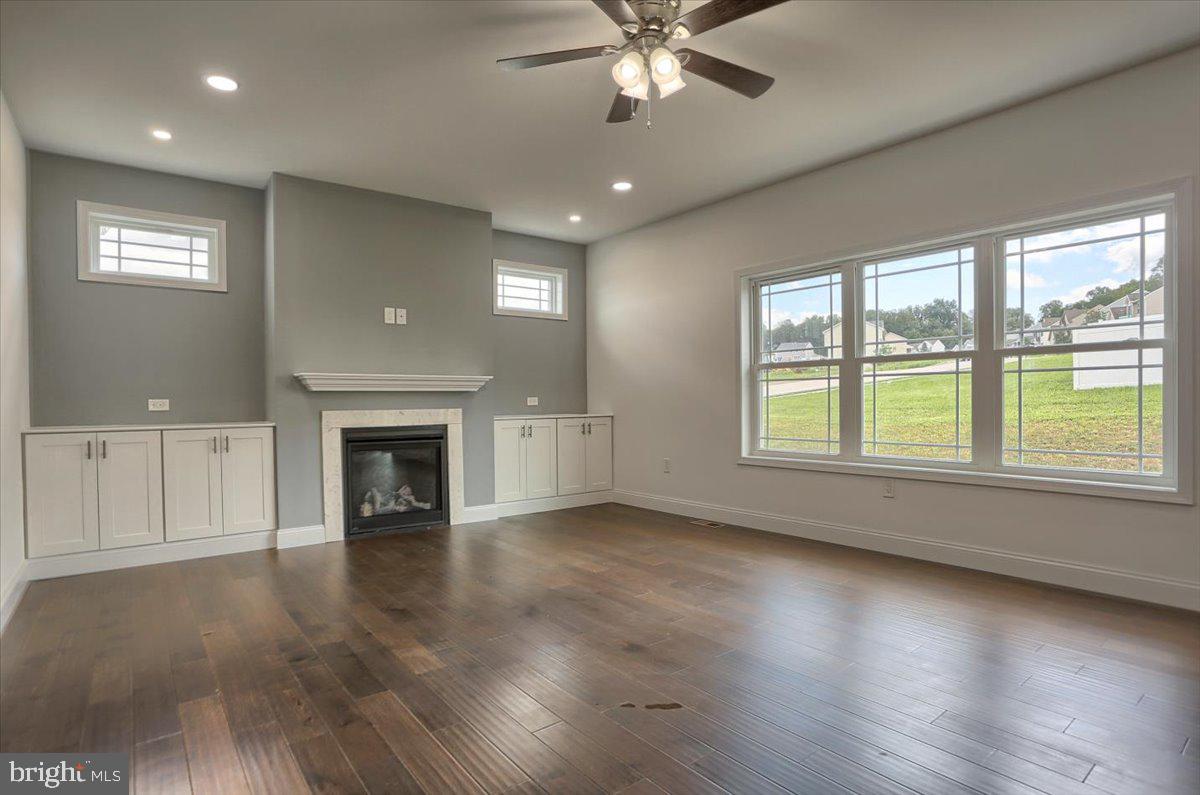 LEXINGTON ESTATES - Residential