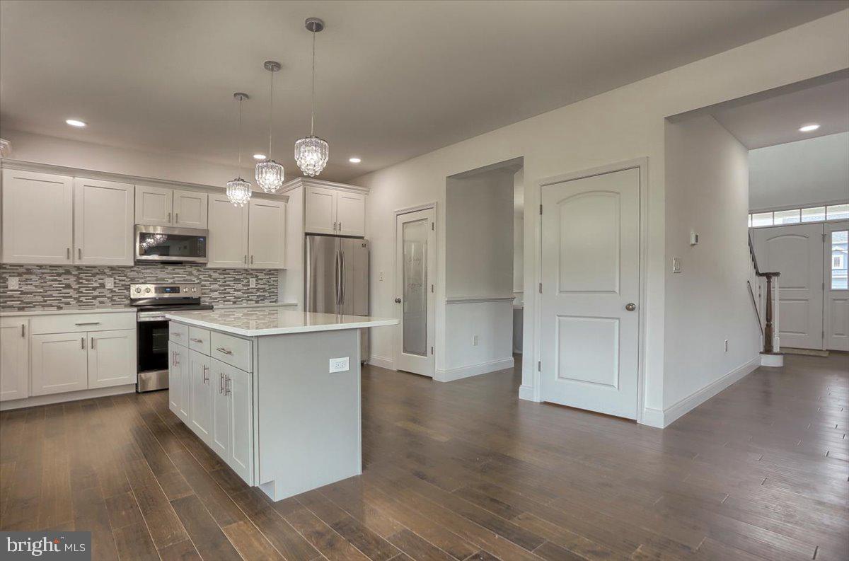 LEXINGTON ESTATES - Residential