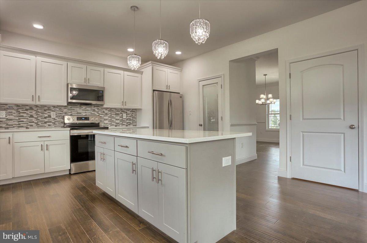 LEXINGTON ESTATES - Residential