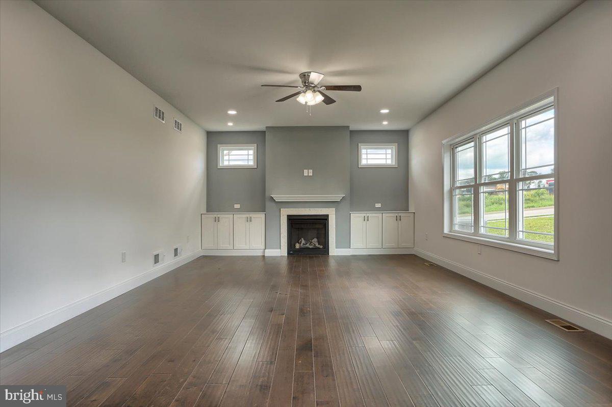 LEXINGTON ESTATES - Residential