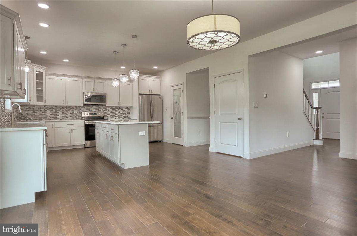 LEXINGTON ESTATES - Residential