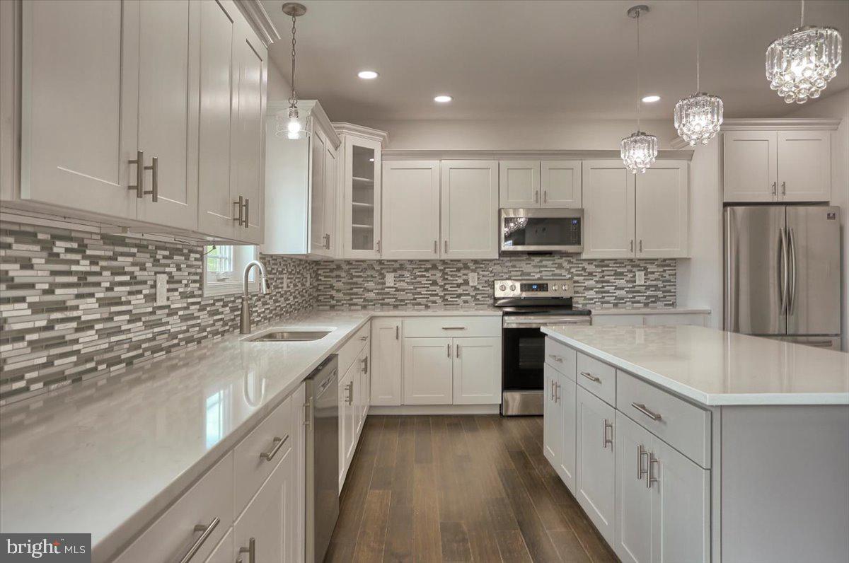 LEXINGTON ESTATES - Residential