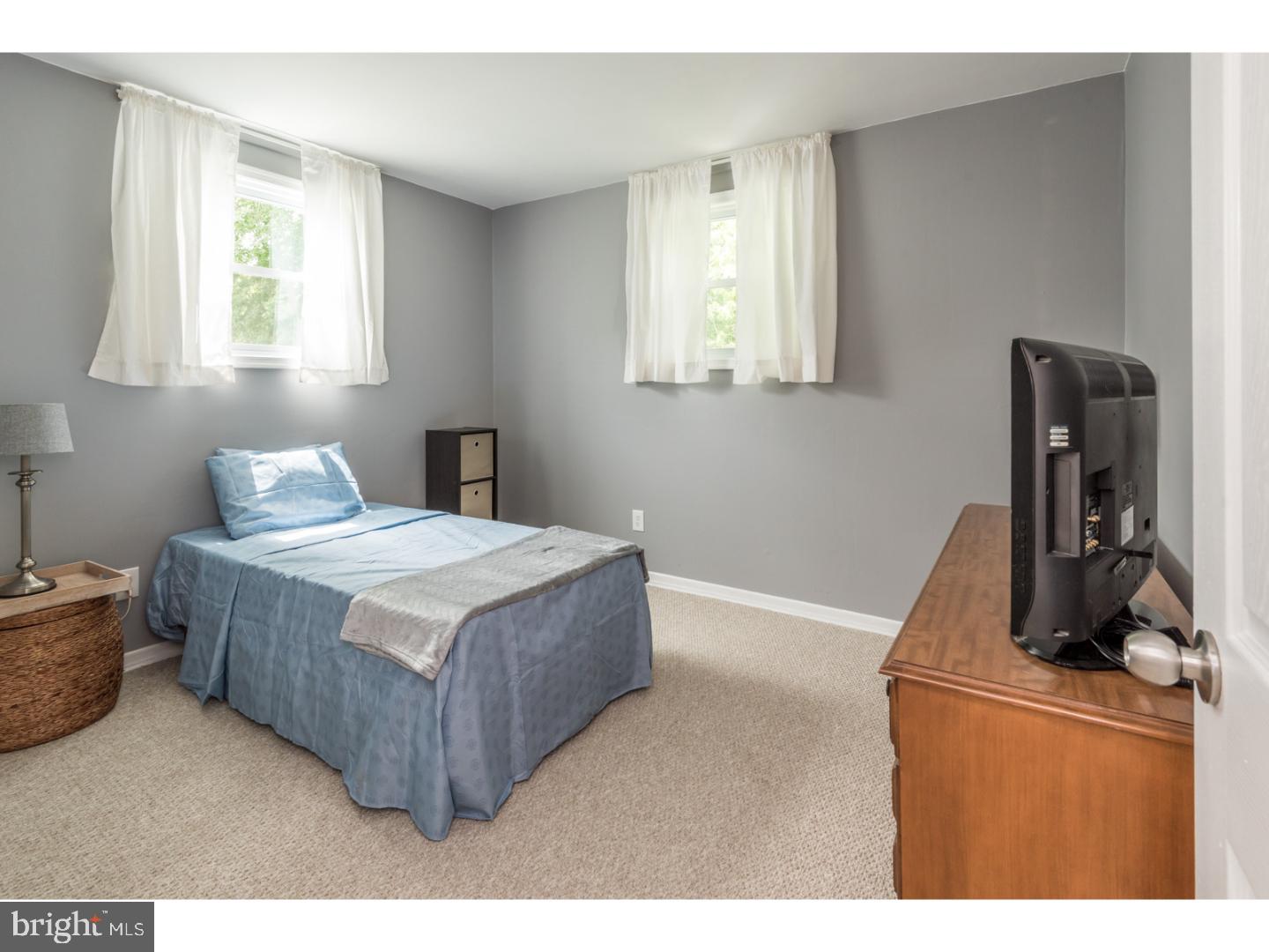 ROSLYN - Residential