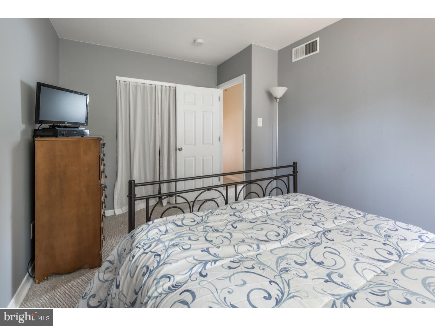 ROSLYN - Residential